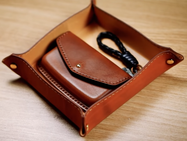 PERSONALIZABLE - Leather Valet Tray